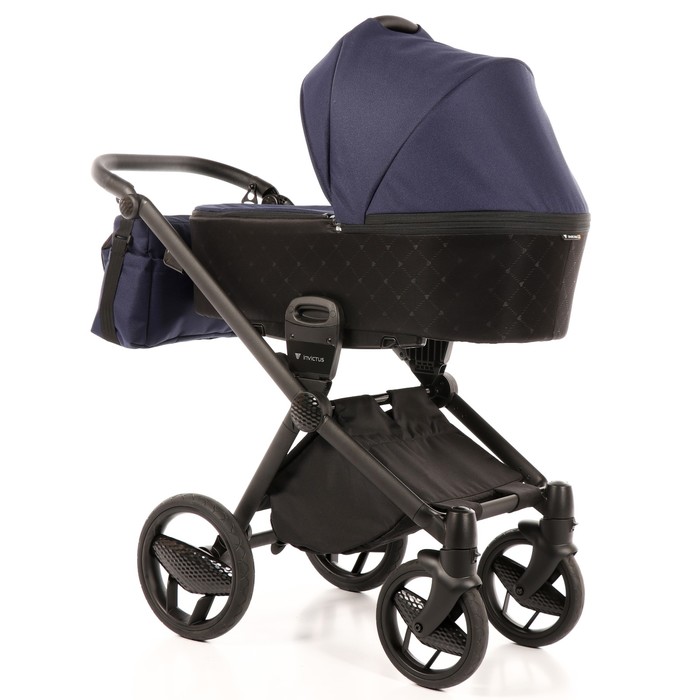Коляска детская 3 в 1 INVICTUS V-PRINT-04 (чёрный/тёмно-синий)