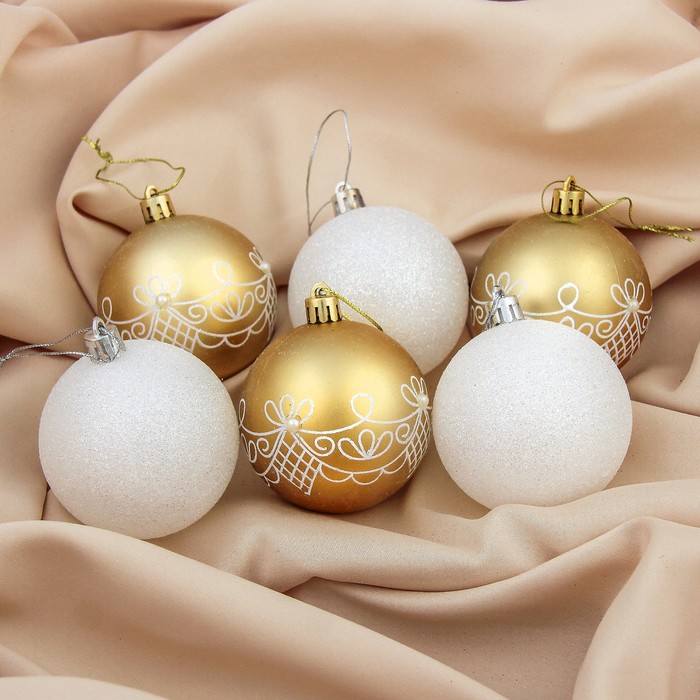 Набор шаров пластик d-7 см 6 шт "Сказочный узор" бело золотой