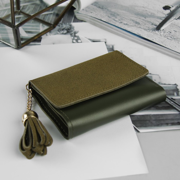Кошелёк женский, 4 отдела, для карт, с кисточкой, цвет зелёный