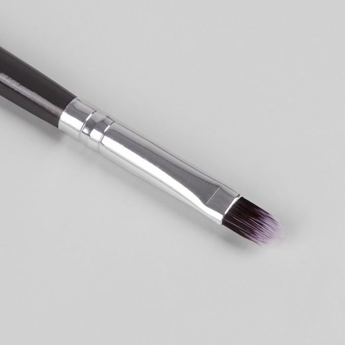 Кисть для макияжа универсальная, скруглённая, 16,7см, цвет серый