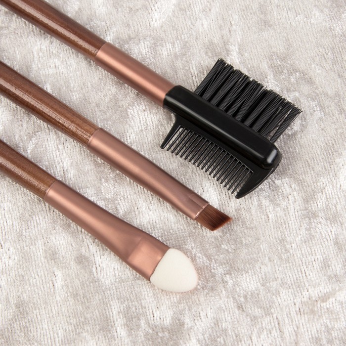 Набор кистей для макияжа «Сдержанность», 7 предметов, на кнопке, цвет бежевый