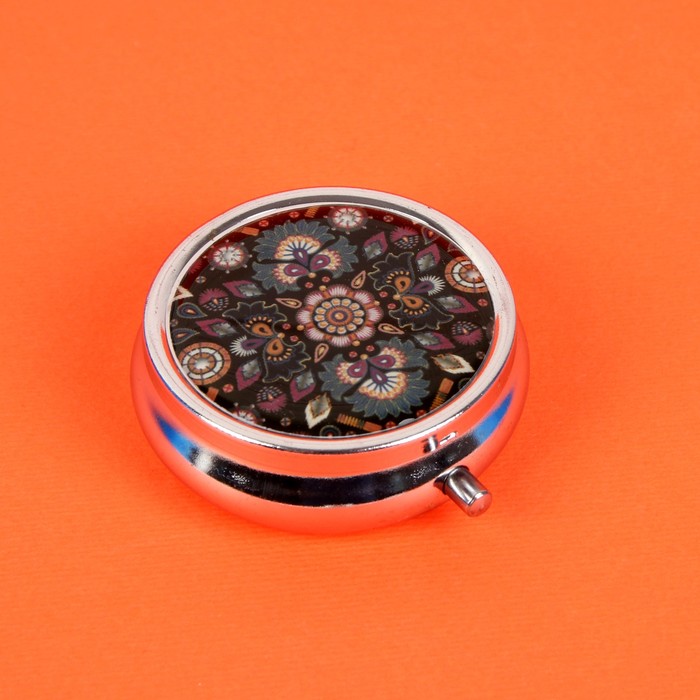 Таблетница "Узор", с зеркалом, 3 секции, цвет серебристый/чёрный