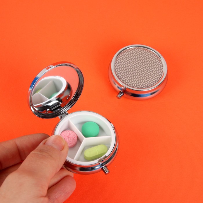 Таблетница "Геометрия", с зеркалом, 3 секции, цвет серебристый/розовый