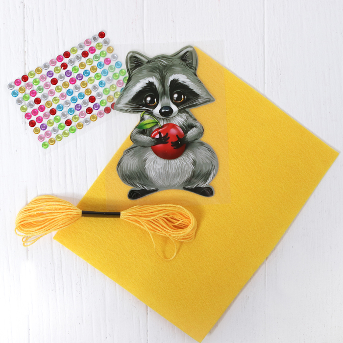 Набор для создания игрушки из фетра с термонаклейкой "Енот"