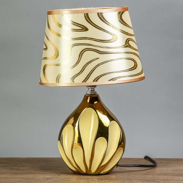 Лампа настольная керамика "Лепестки" кремовая Е14 25W 32х20х14,5 см