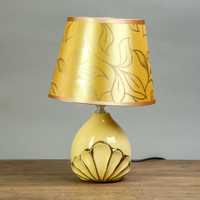 Лампа настольная керамика "Полуцветок" молочно-золотистая Е14 25W31х20х20 см