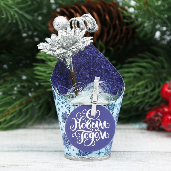 Новогодний декор с пожеланием "Снежной и нежной зимы!"