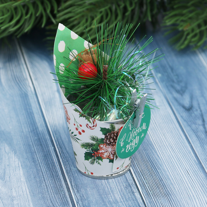 Новогодний декор с пожеланием "Чудес в Новом Году!"