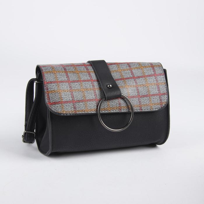 Сумка женская, отдел на молнии, регулируемый ремень, цвет чёрный