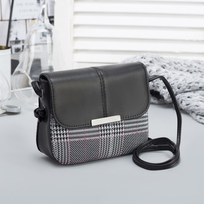 Сумка женская, отдел на молнии, регулируемый ремень, цвет чёрный