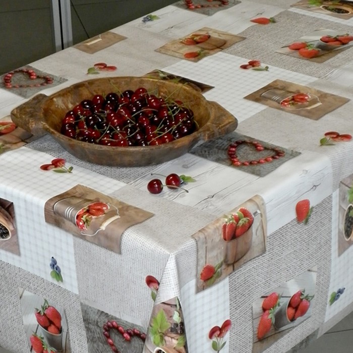 Клеенка Sale & Pepe 140 см, 538/1 Ягодный аккорд