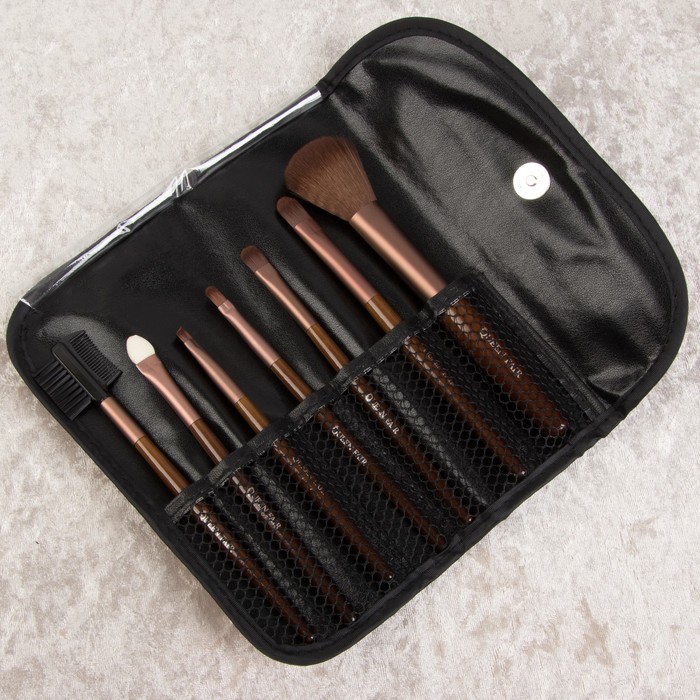 Набор кистей для макияжа «Сдержанность», 7 предметов, на кнопке, цвет молочный