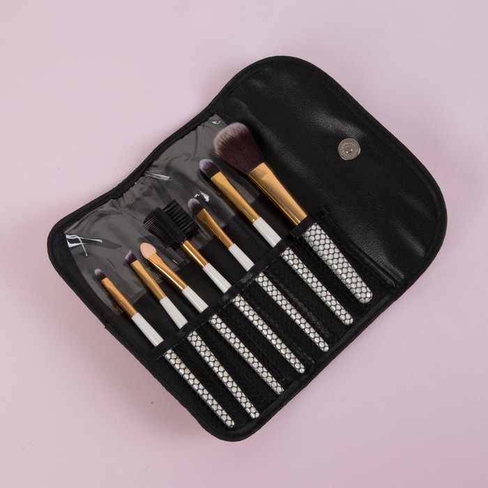 Набор кистей для макияжа «Нежность», 7 предметов, на кнопке, цвет бирюзовый