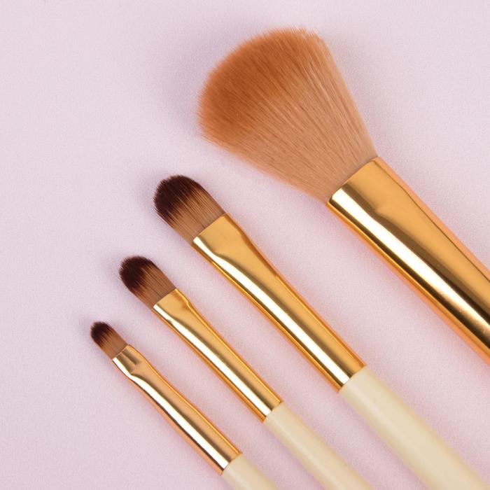 Набор кистей для макияжа «Стиль», 7 предметов, на кнопке, цвет бежевый/коричневый