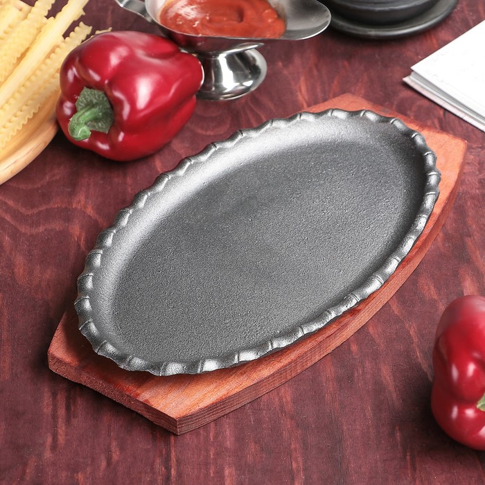 Сковорода на деревянной подставке "Овал.Кайма" 27х16 см