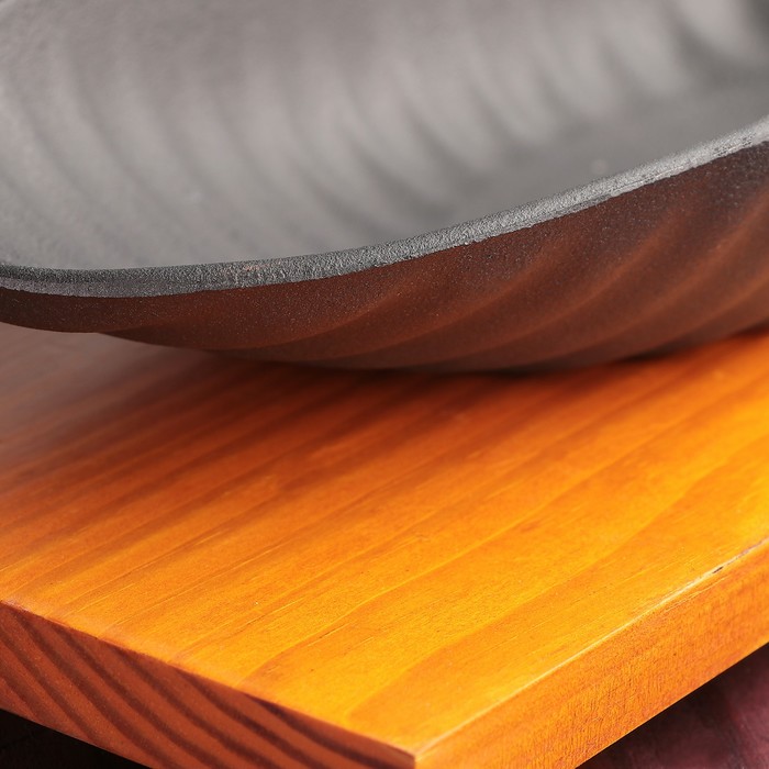 Сковорода на деревянной подставке "Улитка" 31х16,5х6 см