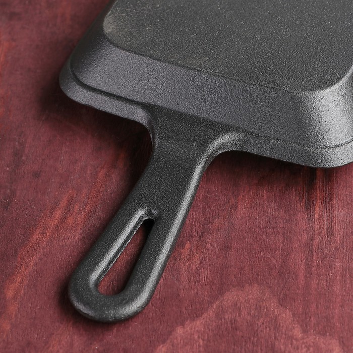 Сковорода 14х14 см "Квадрат. Гриль", чугунная ручка