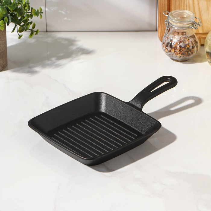 Сковорода 16х16 см "Квадрат. Гриль", чугунная ручка