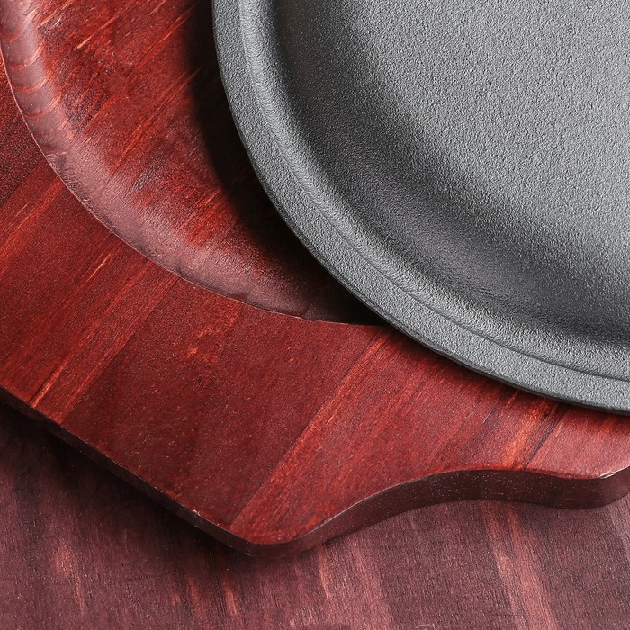 Сковорода на деревянной подставке "Круг. Кайма" 22х2 см