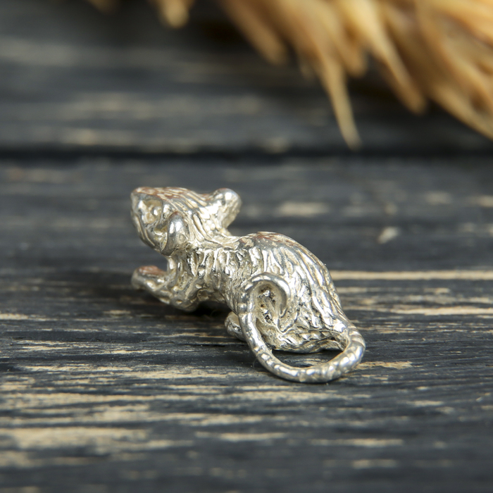 Сувениры из латуни "Мышка" посеребренная