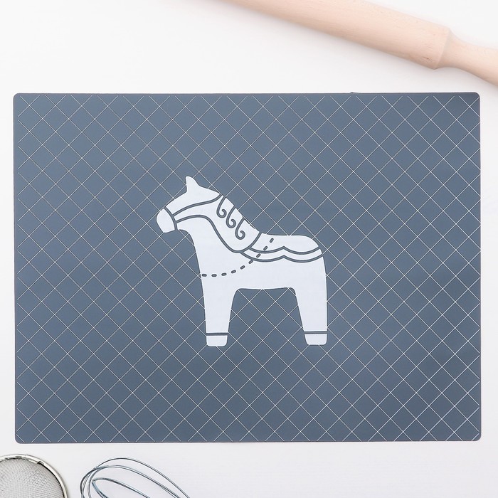 Коврик 40х30 см "Лошадка на сером"