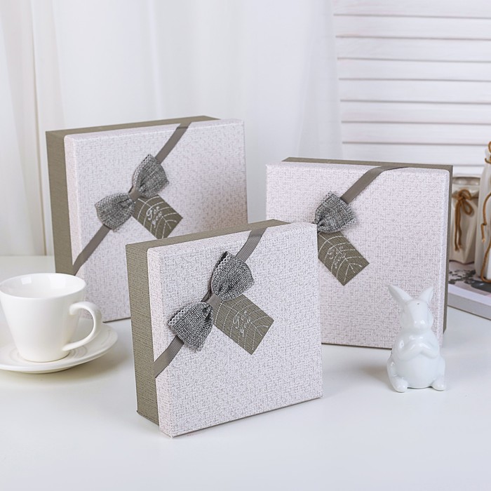 Набор коробок 3в1, серый, 19,5 х 19,5 х 9,5 - 15,5 х 15,5 х 6,5 см