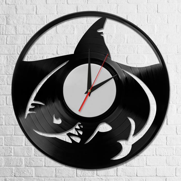 Часы из виниловой пластинки "Акула "