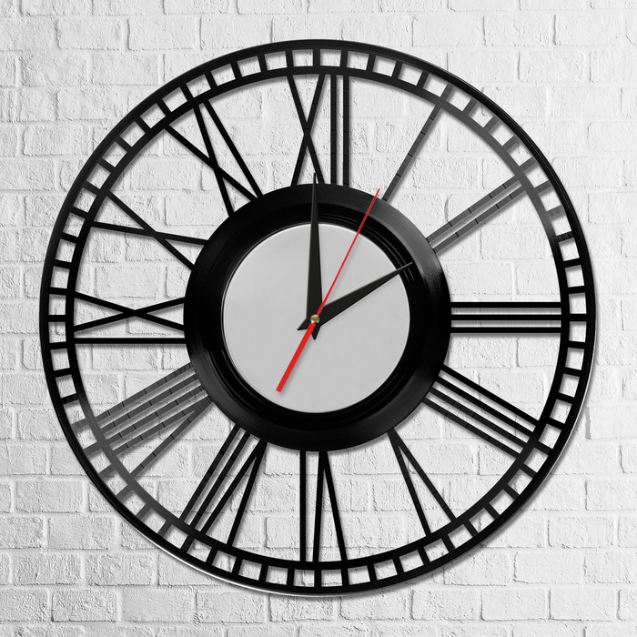 Часы из виниловой пластинки "Римские цифры"