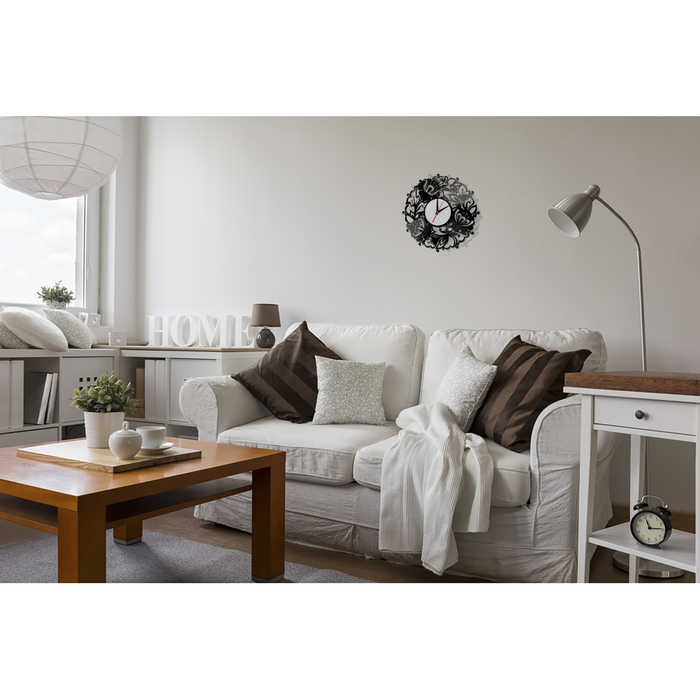 Часы из виниловой пластинки "Цветочный орнамент"