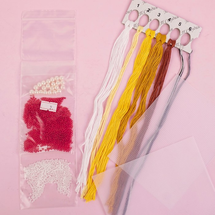 Вышивка на пластиковой канве "Шар. Янтарное великолепие" 9*9 см