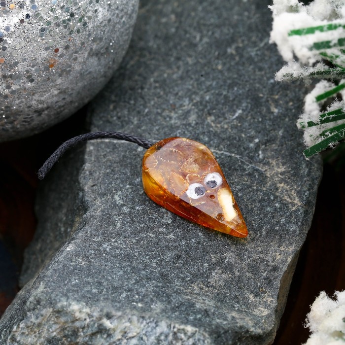 Сувениры из латуни и янтаря &quot;Мышка янтарная&quot;