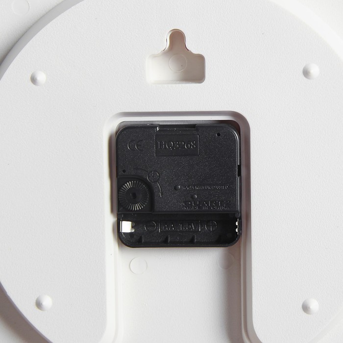 Часы настенные квадрат, рама с цветочками, четыре кристалла 31*31*3