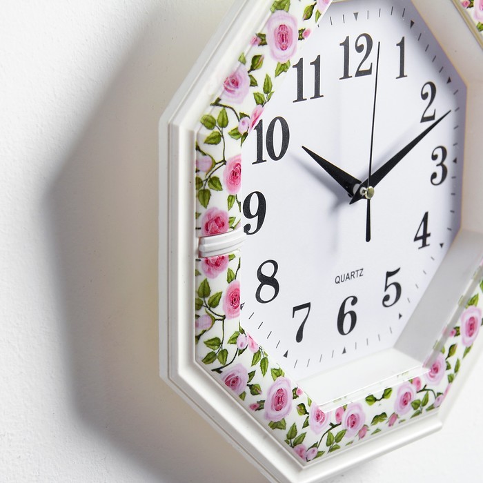 Часы настенные восьмиугольник, рама с цветочками 27,5*27,5*3