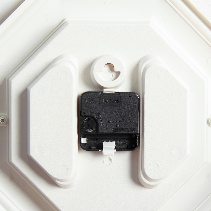 Часы настенные восьмиугольник, рама с цветочками 27,5*27,5*3