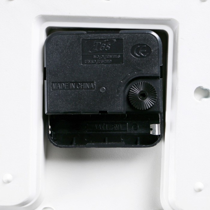 Часы настенные круг, рама с цветочками, 26*26*3