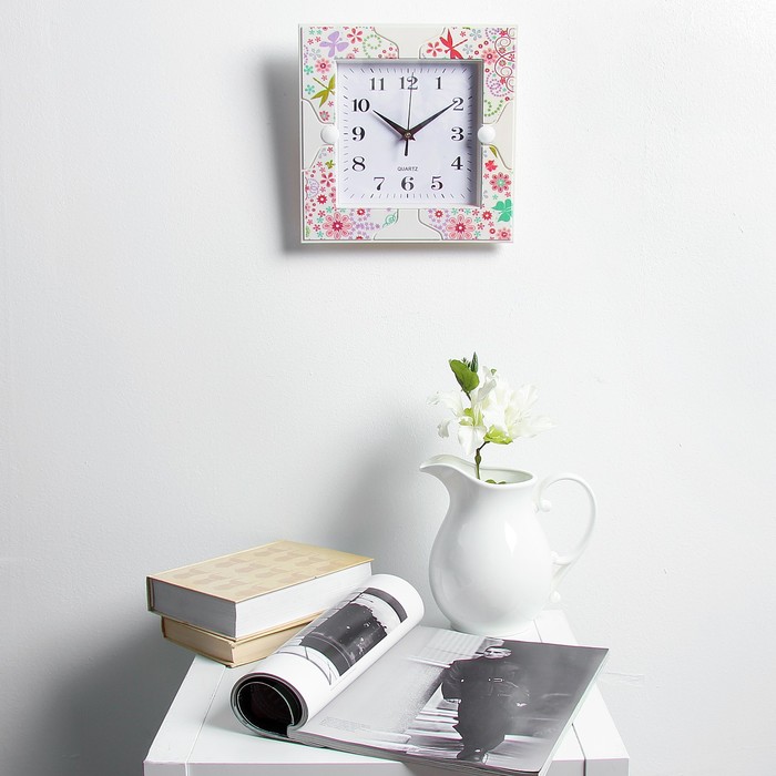 Часы настенные квадрат, рама с цветами и бабочками, 25,5*25,5*3
