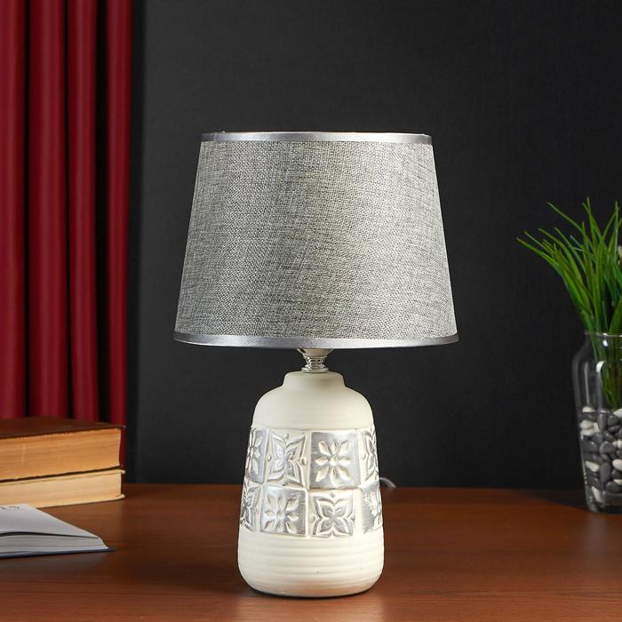 Лампа настольная "Наскальные рисунки" белый с серебром Е27 40W 220В 36х22х22 см