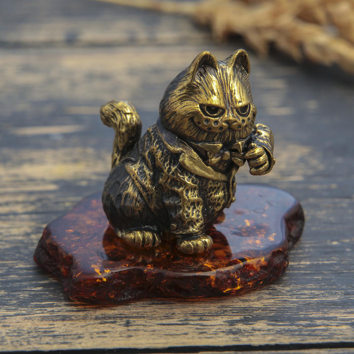 Сувенир из латуни и янтаря "Кот Гарфилд" 4х4,5 см