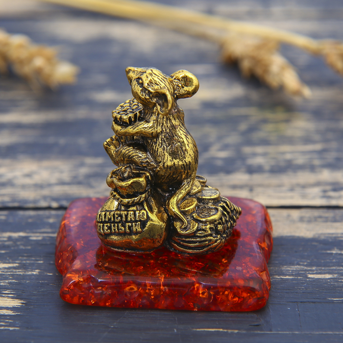Фигурка на камне мышка "Наметаю деньги", золото, 5 х 4,1 см