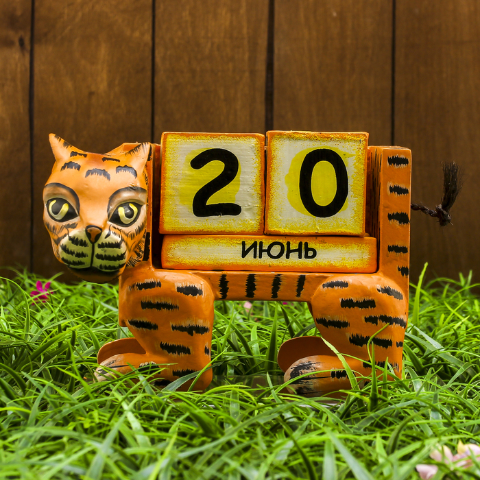 Настольный календарь "Тигр" 19х15х13 см