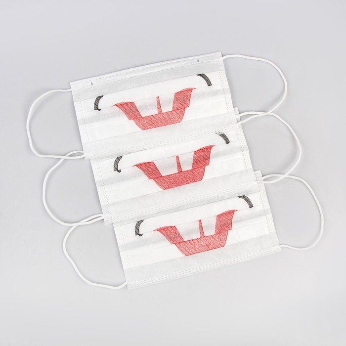 Маска 3-х слойная на резинке с рисунком "Charisma" Улыбка