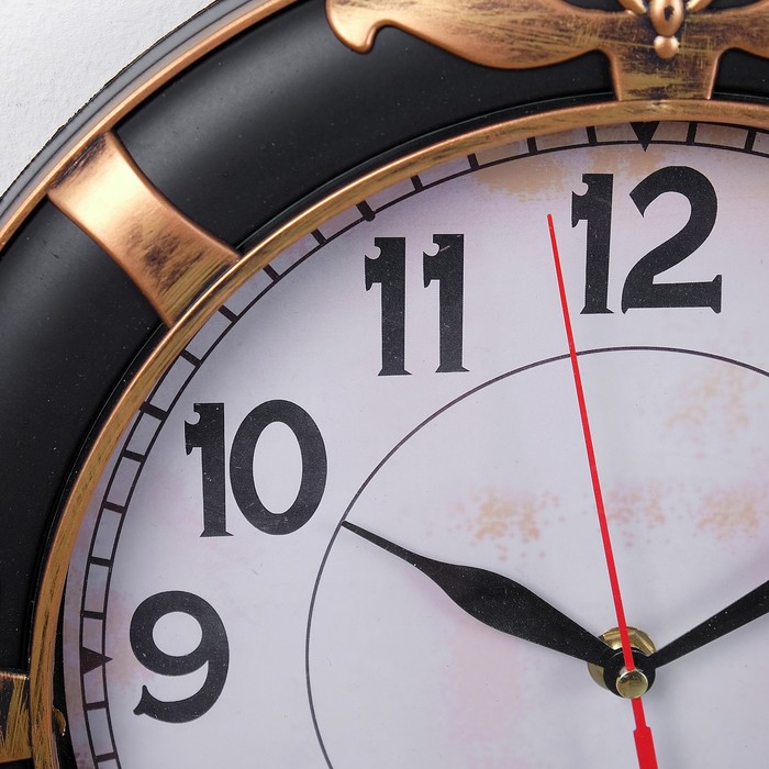 Часы настенные классика, круглые, чёрные с золотыми узорами d=30 см, циферблат под старину