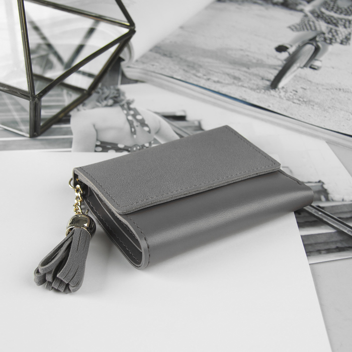 Кошелёк женский, 4 отдела, для карт, с кисточкой, цвет серый