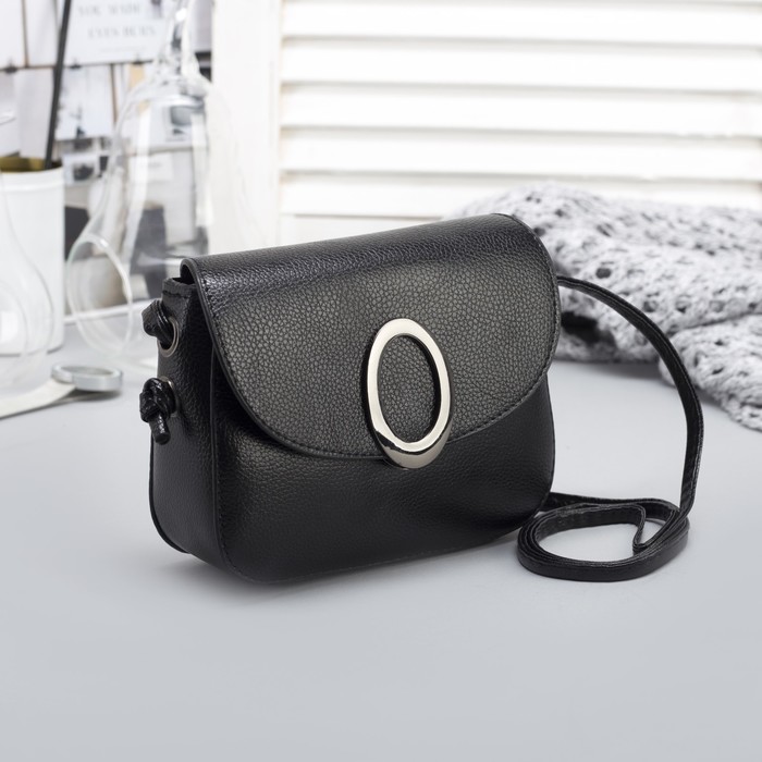 Сумка женская, отдел на молнии, длинный ремень, цвет чёрный