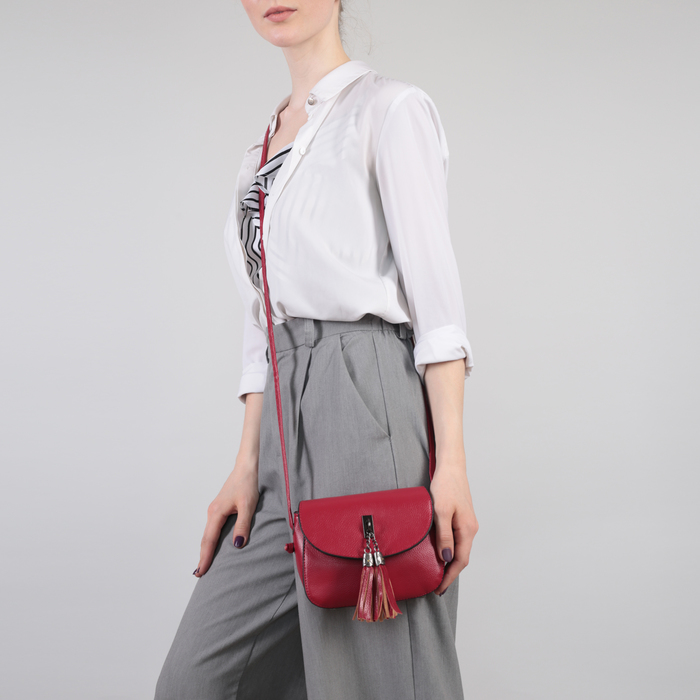 Сумка женская "Кисточки", отдел на молнии, длинный ремень, цвет розовый