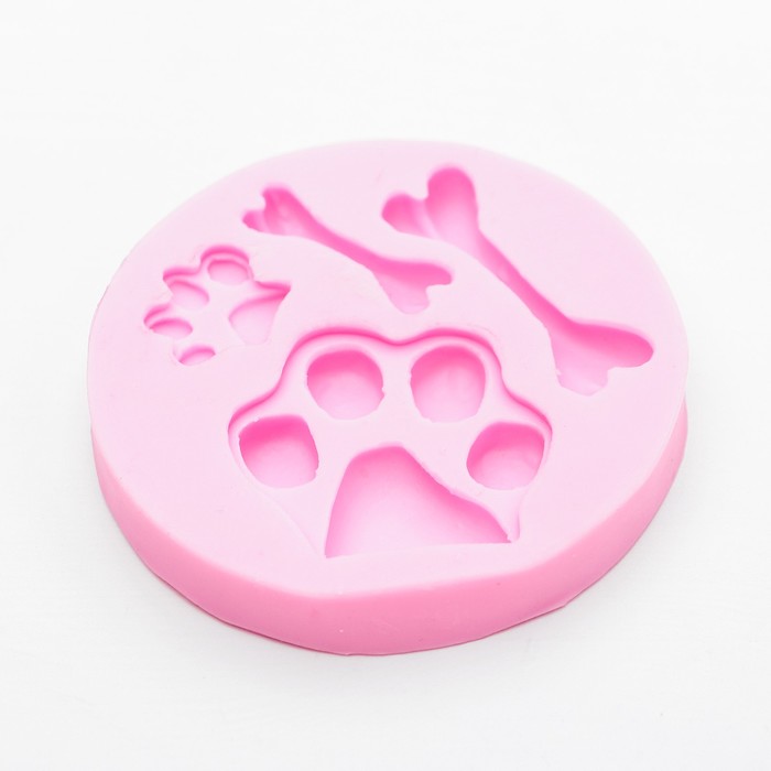 Молд 7,5х7,5х1,2 см "Лапки и косточки"