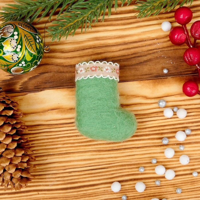 Магнит «Валенок», зелёный, 5,5×4 см, ручная работа