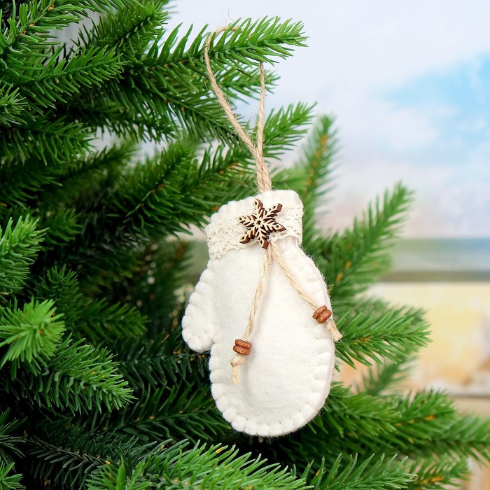 Подвеска новогодняя «Варежка», 10×7×1,5 см, ручная работа