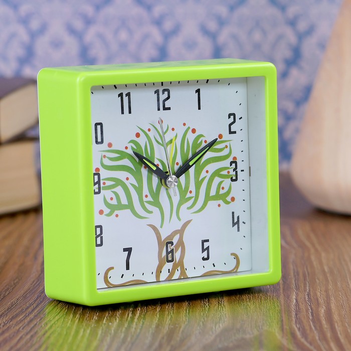 Будильник квадрат на подставке, циферблат с рисунком, микс 10*10см