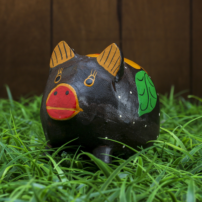 Сувенир "Копилка-свинка с листочком" 10х8х10 см